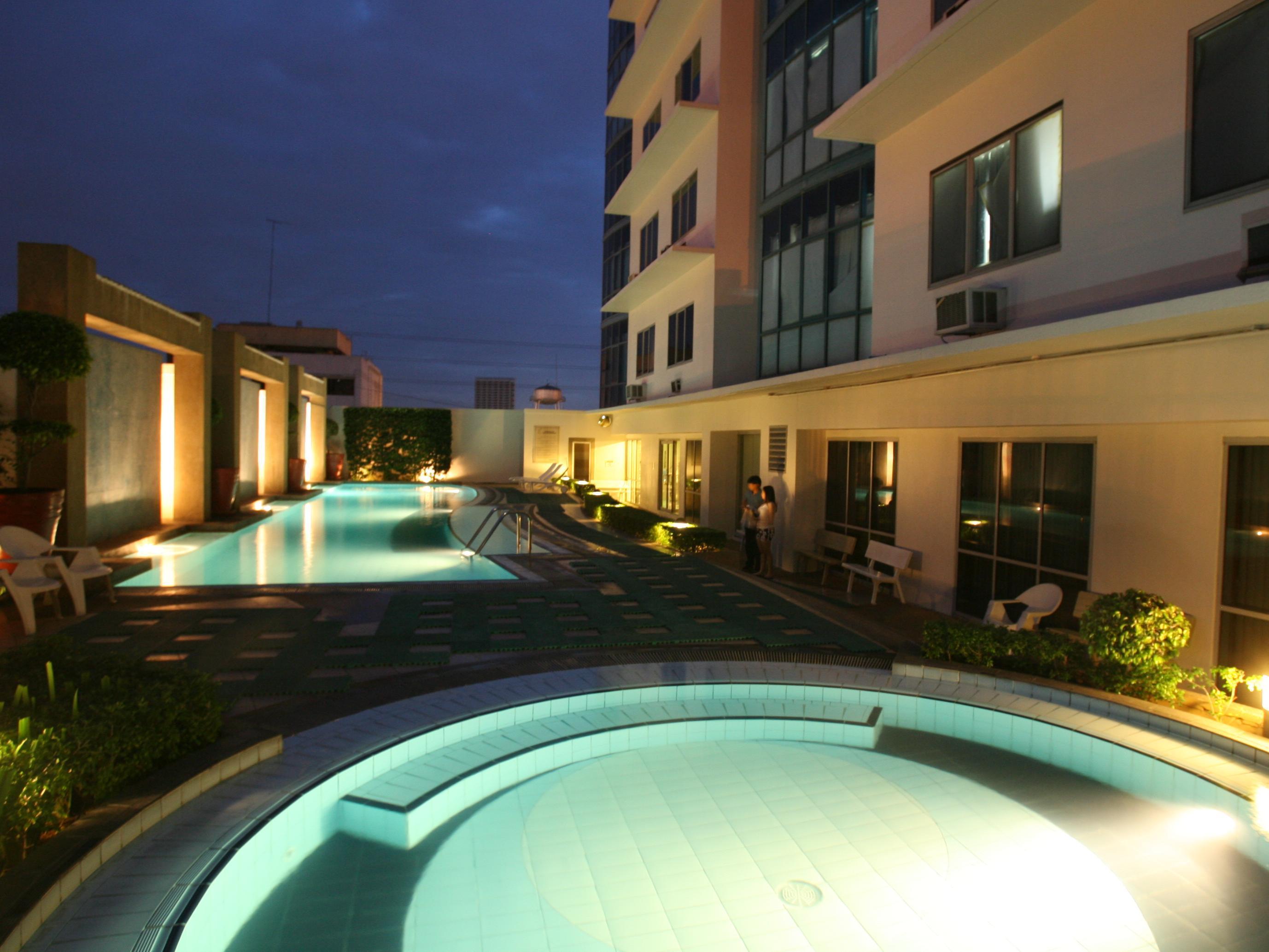 Astoria Plaza Hotel Pasig City Екстериор снимка