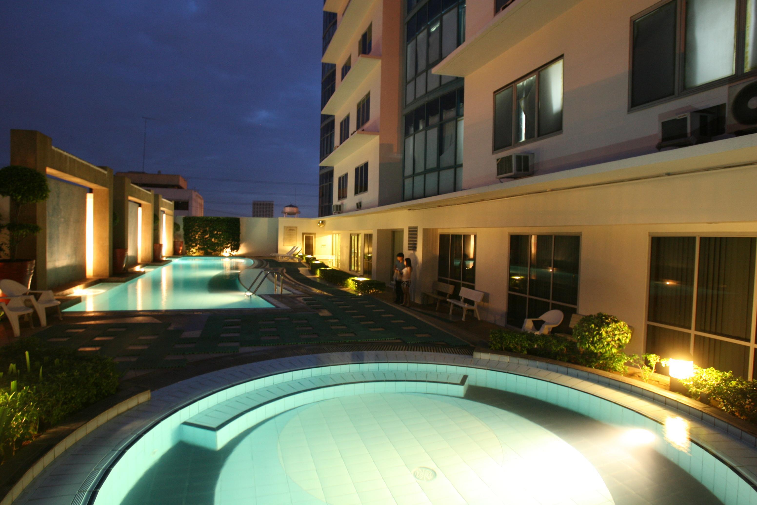 Astoria Plaza Hotel Pasig City Екстериор снимка